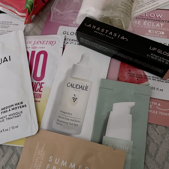 NEW Skincare and Beauty Sample Set - Picture 9 of 9